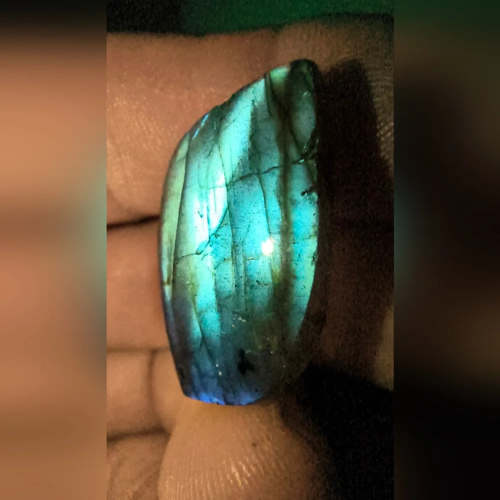 Labadorite - Picture 2 of 6